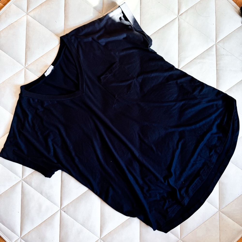 mittoshop • V-Neck Tee